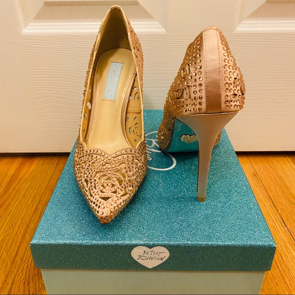 Blue by Betsey Johnson SB- Elsa